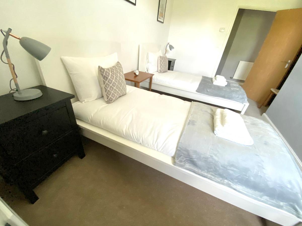 Home Crowd Luxury Apartments Донкастър Екстериор снимка