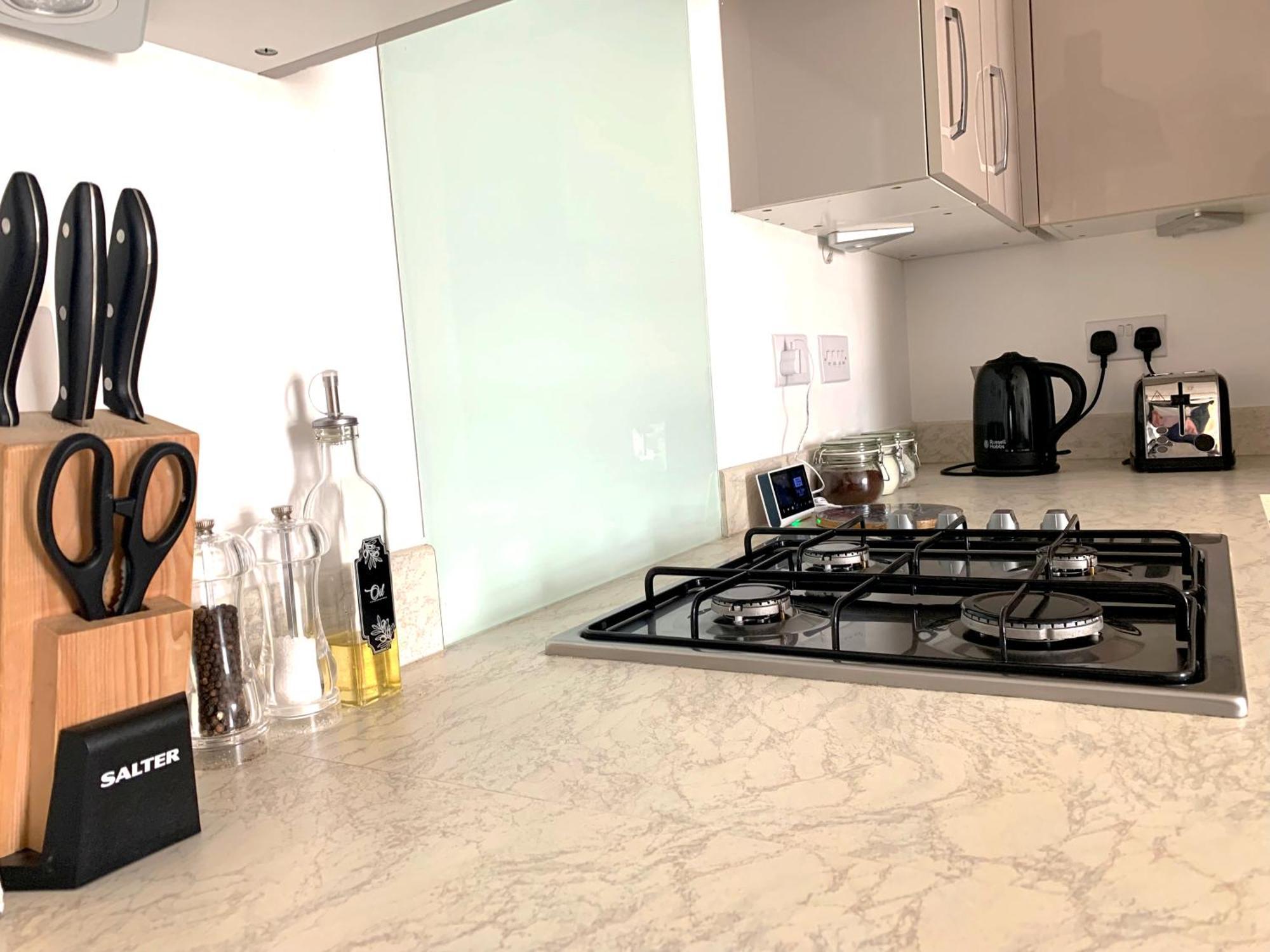 Home Crowd Luxury Apartments Донкастър Екстериор снимка