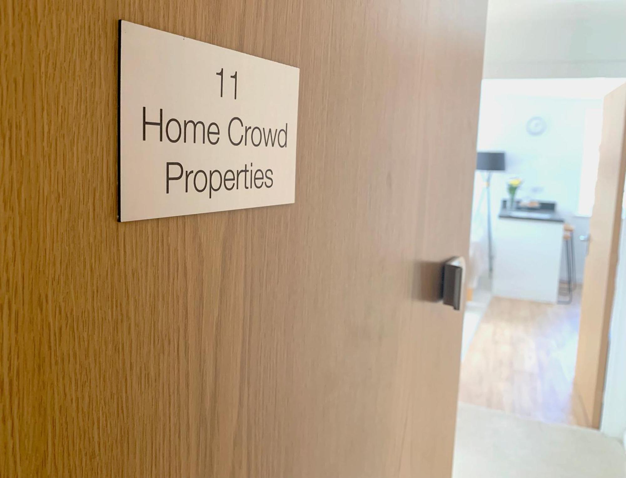 Home Crowd Luxury Apartments Донкастър Екстериор снимка